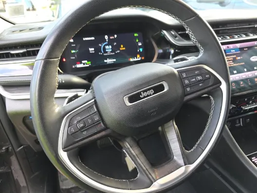 Jeep Grand Cherokee photo 10