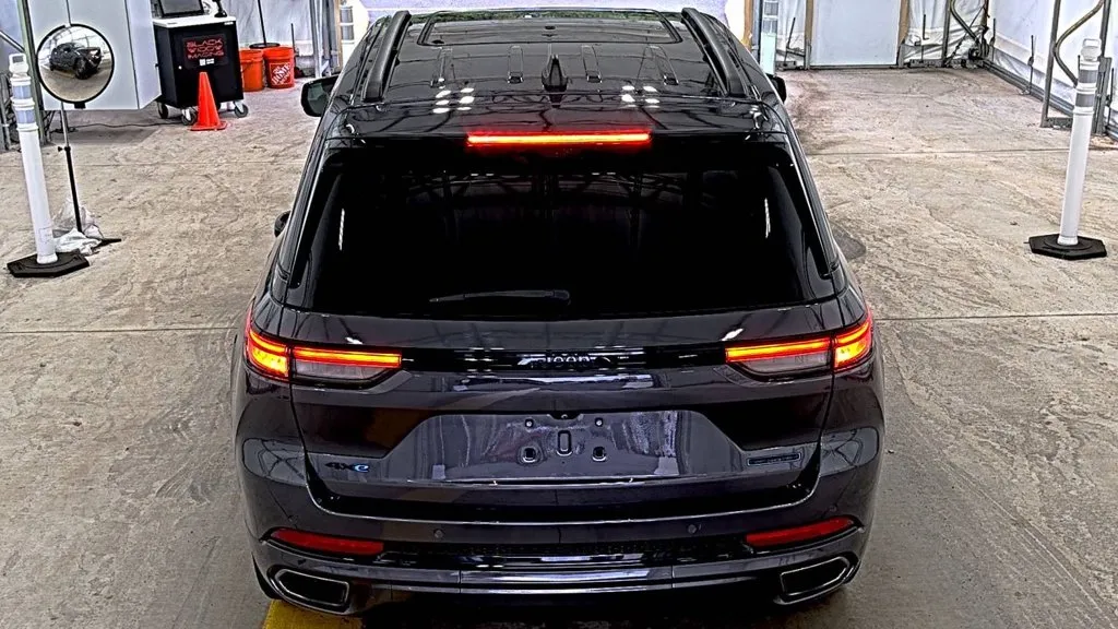 Jeep Grand Cherokee photo 4