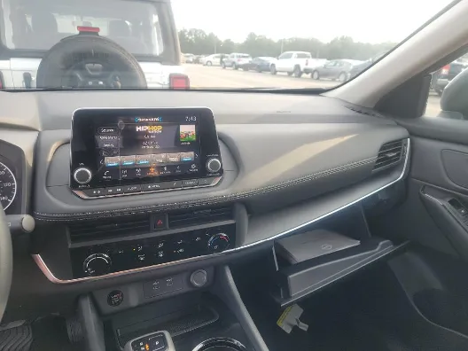 Nissan Rogue photo 12