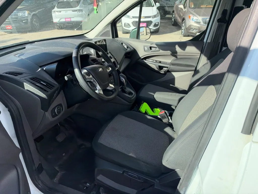 Ford Transit Connect photo 6