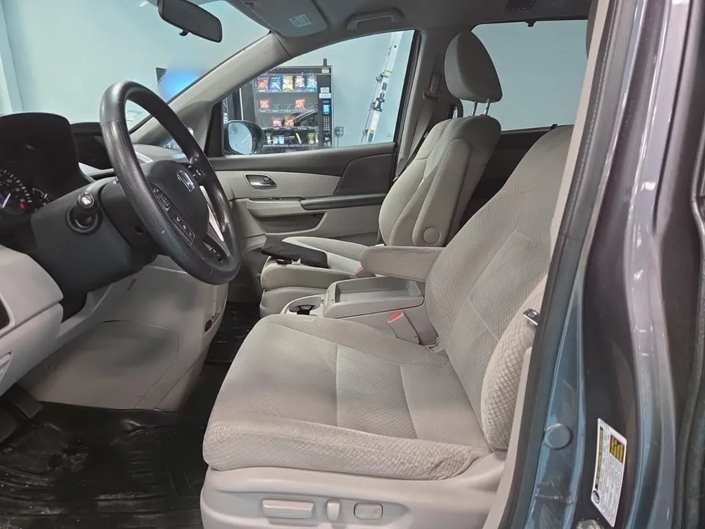 Honda Odyssey photo 9