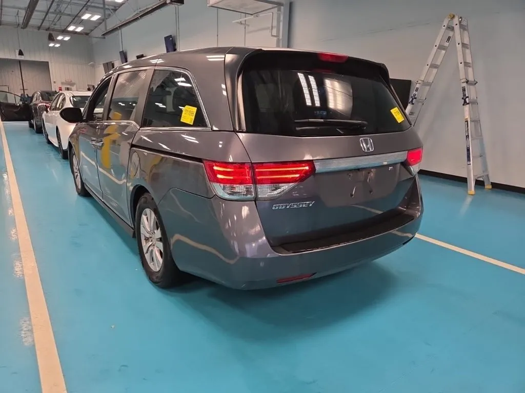 Honda Odyssey photo 2