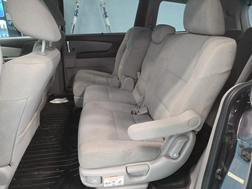 Honda Odyssey photo 12
