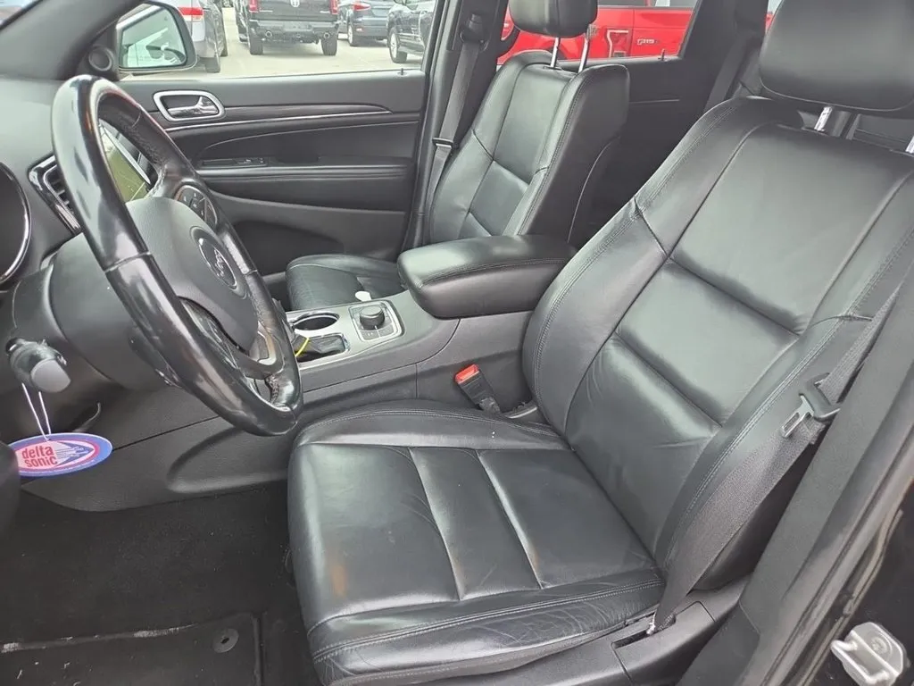 Jeep Grand Cherokee photo 8