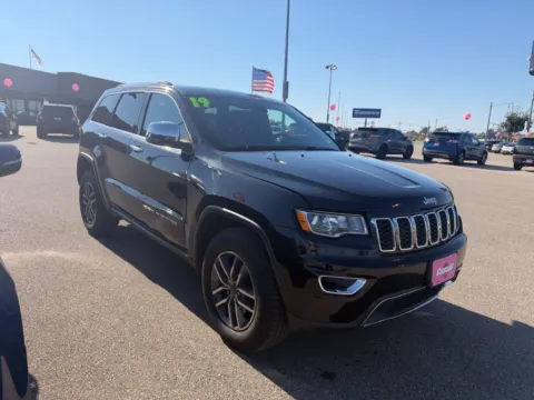 More photos of 2019 Jeep Grand Cherokee Limited at Cassill Motors, IA