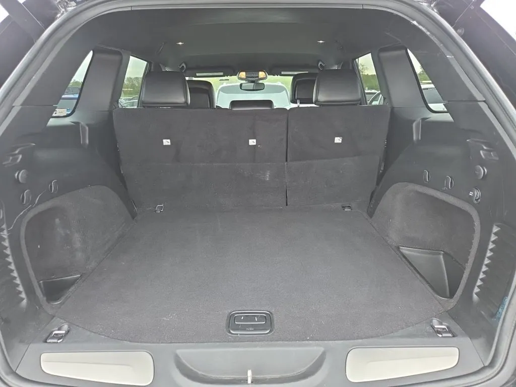 Jeep Grand Cherokee photo 13