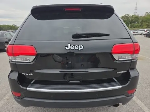 More photos of 2019 Jeep Grand Cherokee Limited at Cassill Motors, IA