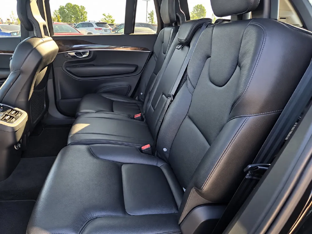 Volvo XC90 photo 13