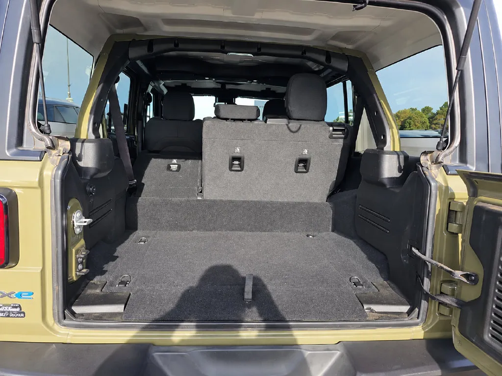 Jeep Wrangler photo 12