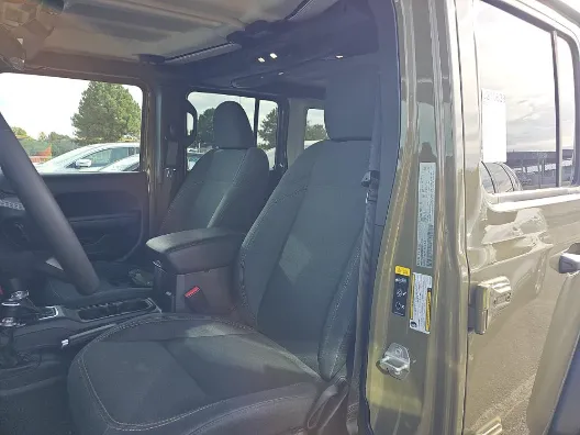 Jeep Wrangler photo 8