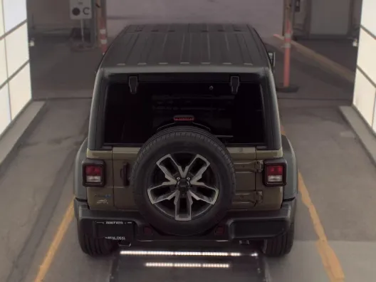 Jeep Wrangler photo 4