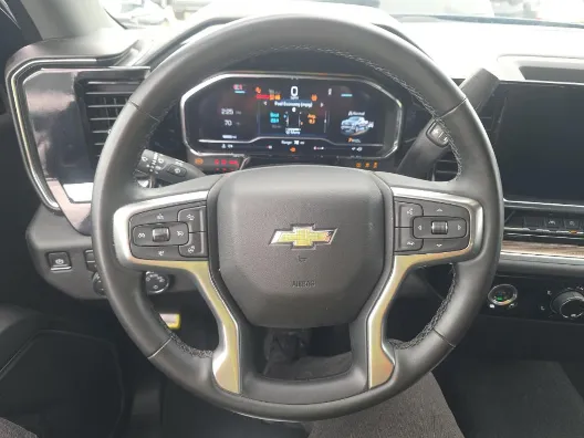 Chevrolet Silverado photo 9