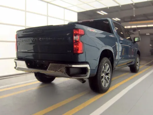 Chevrolet Silverado photo 5