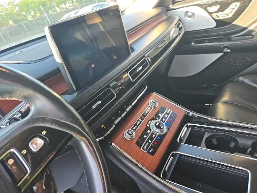 Lincoln Aviator photo 10