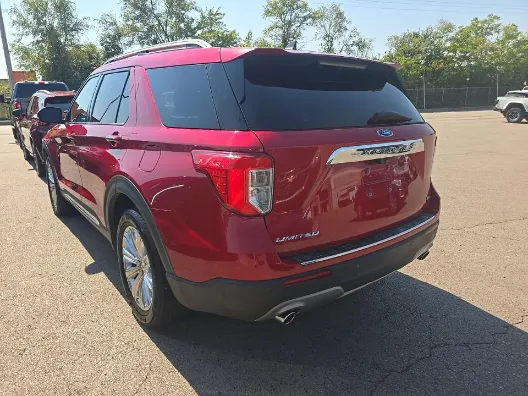 Ford Explorer photo 2