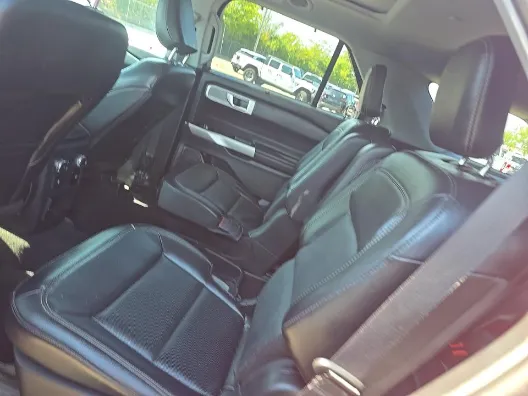 Ford Explorer photo 13