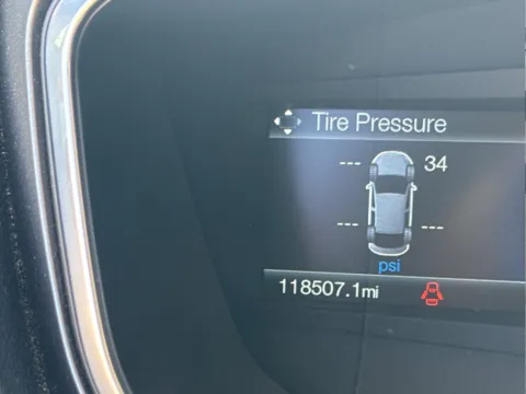 More photos of 2017 Ford Fusion SE at Cassill Motors, IA