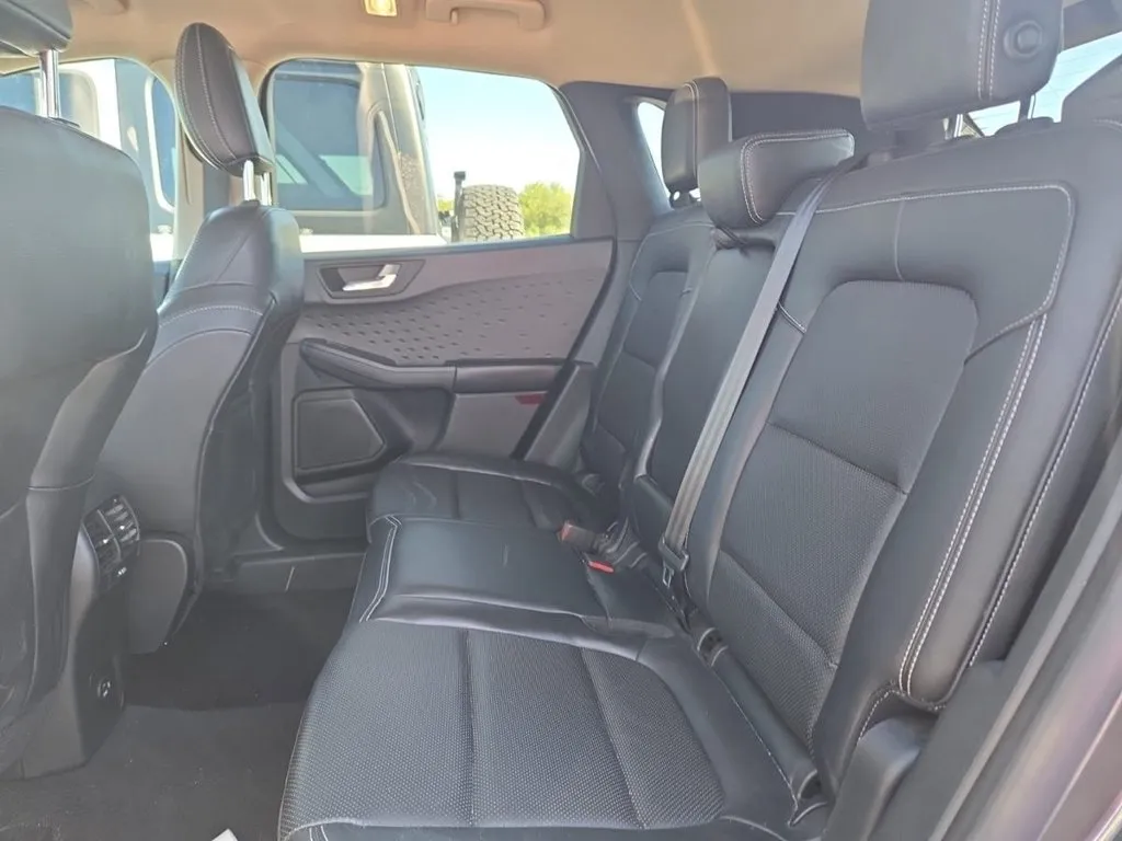 Ford Escape photo 12