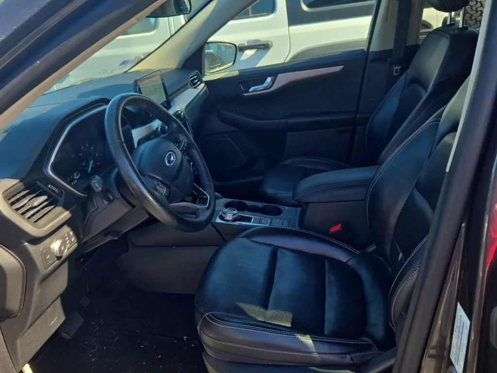 Ford Escape photo 8