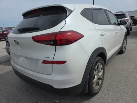 More photos of 2021 Hyundai Tucson SE at Cassill Motors, IA