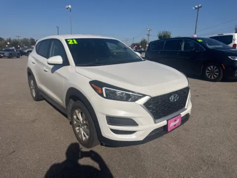More photos of 2021 Hyundai Tucson SE at Cassill Motors, IA