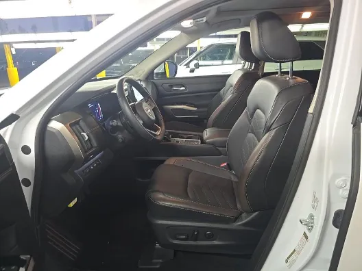 Nissan Pathfinder photo 7