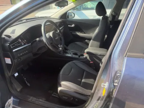 More photos of 2022 Kia Niro Touring at Cassill Motors, IA