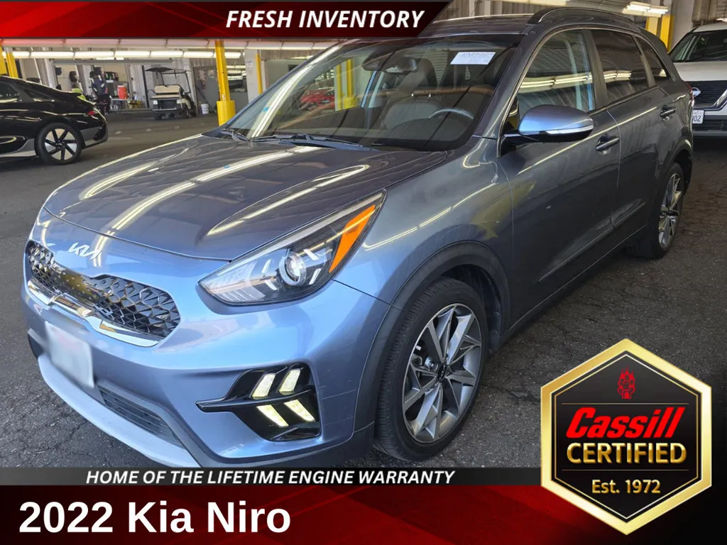 Blue 2022 Kia Niro Touring for sale in Cedar Rapids, IA