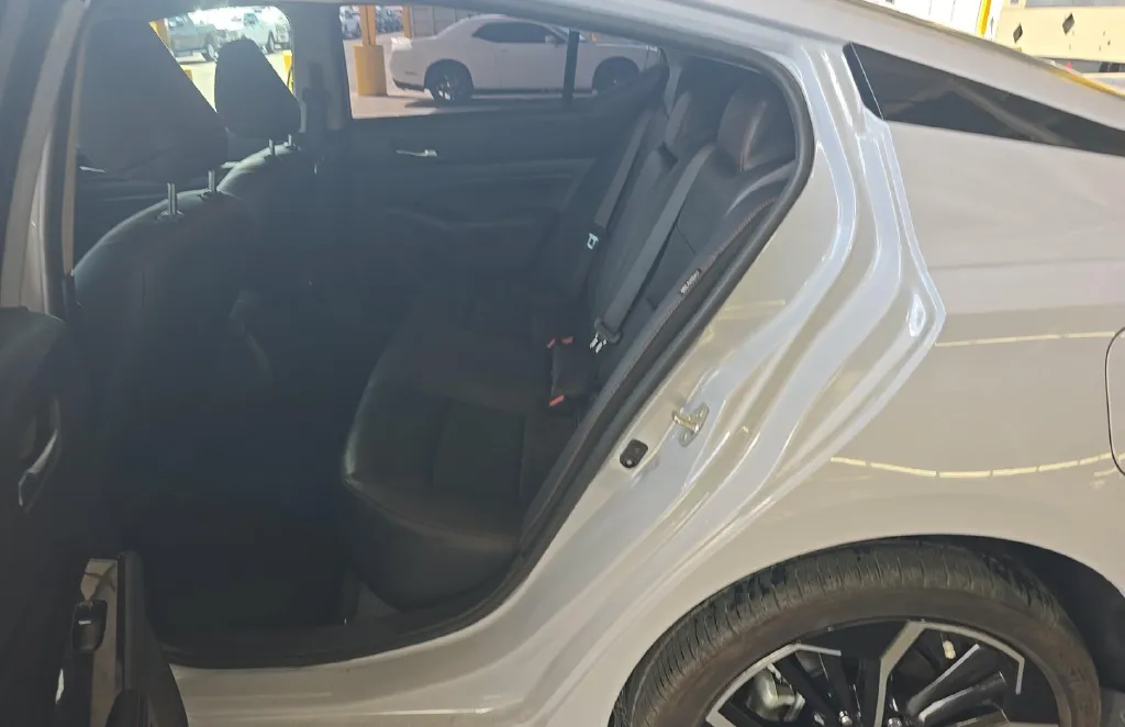 Nissan Altima photo 13