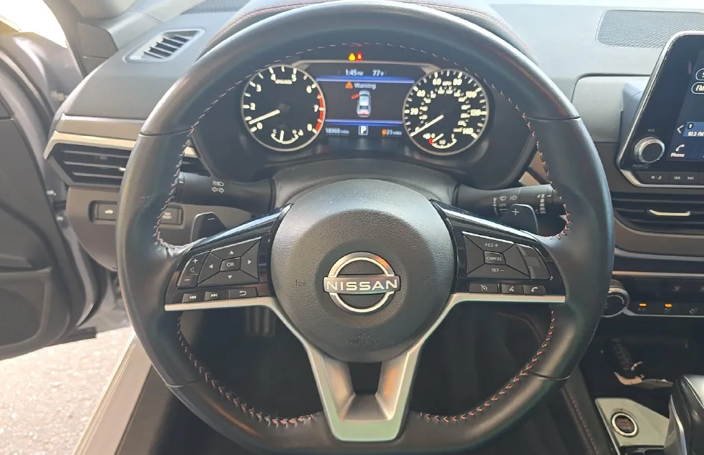 Nissan Altima photo 10