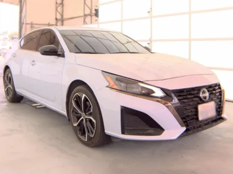 More photos of 2025 Nissan Altima 2.5 SR at Cassill Motors, IA