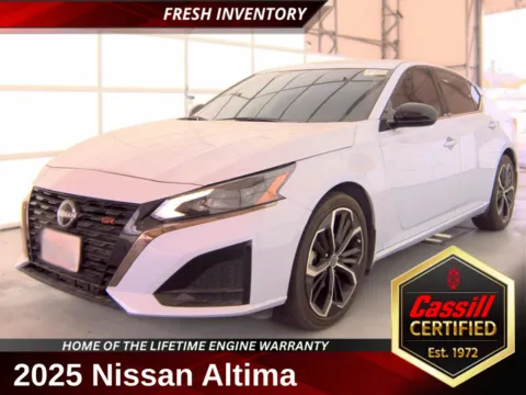 White 2025 Nissan Altima 2.5 SR for sale in Cedar Rapids, IA