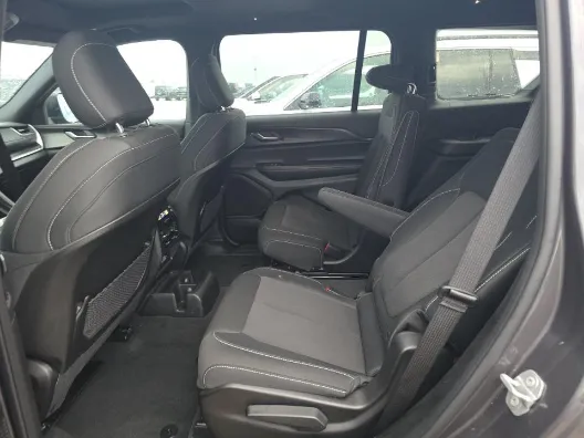Jeep Grand Cherokee L photo 14