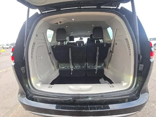 Chrysler Pacifica photo 15