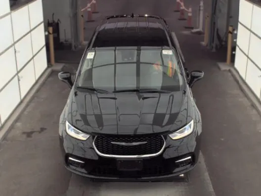 Chrysler Pacifica photo 7