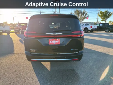 More photos of 2024 Chrysler Pacifica Hybrid Select at Cassill Motors, IA