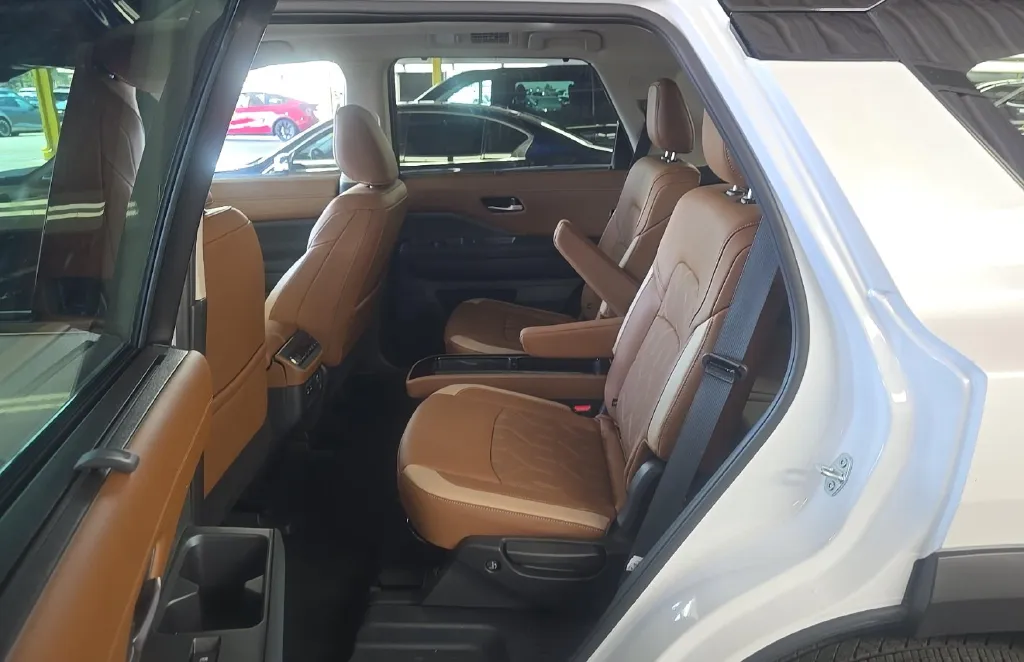 Nissan Pathfinder photo 13