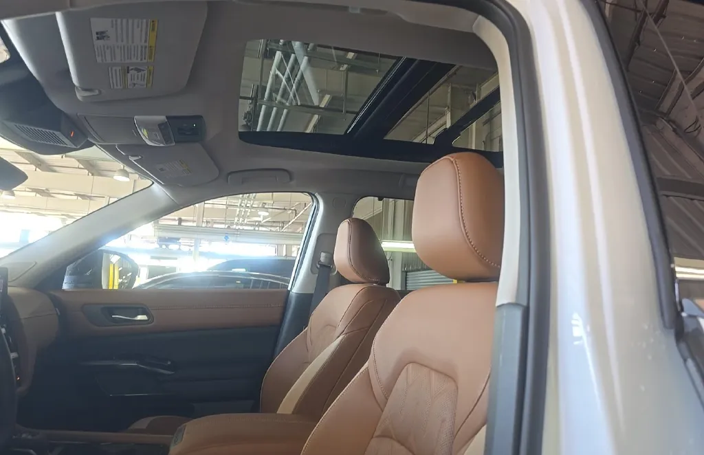 Nissan Pathfinder photo 12