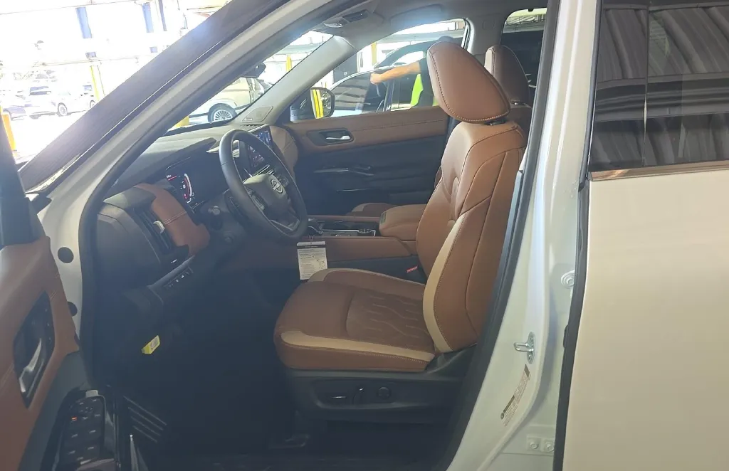 Nissan Pathfinder photo 7