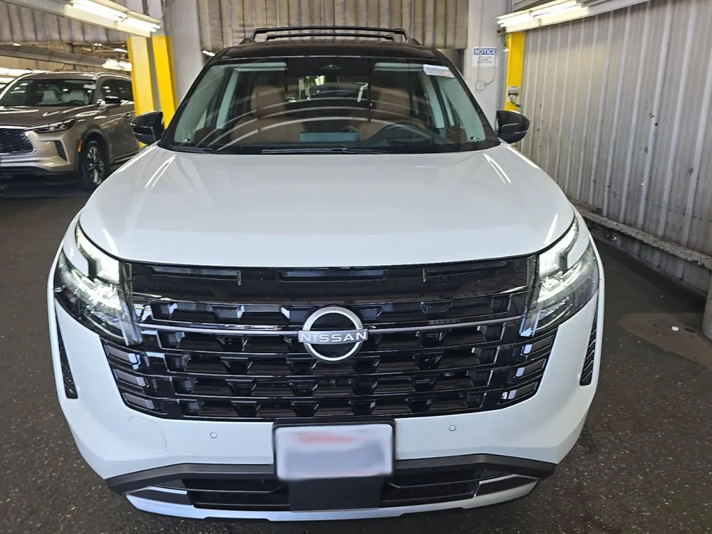Nissan Pathfinder photo 6