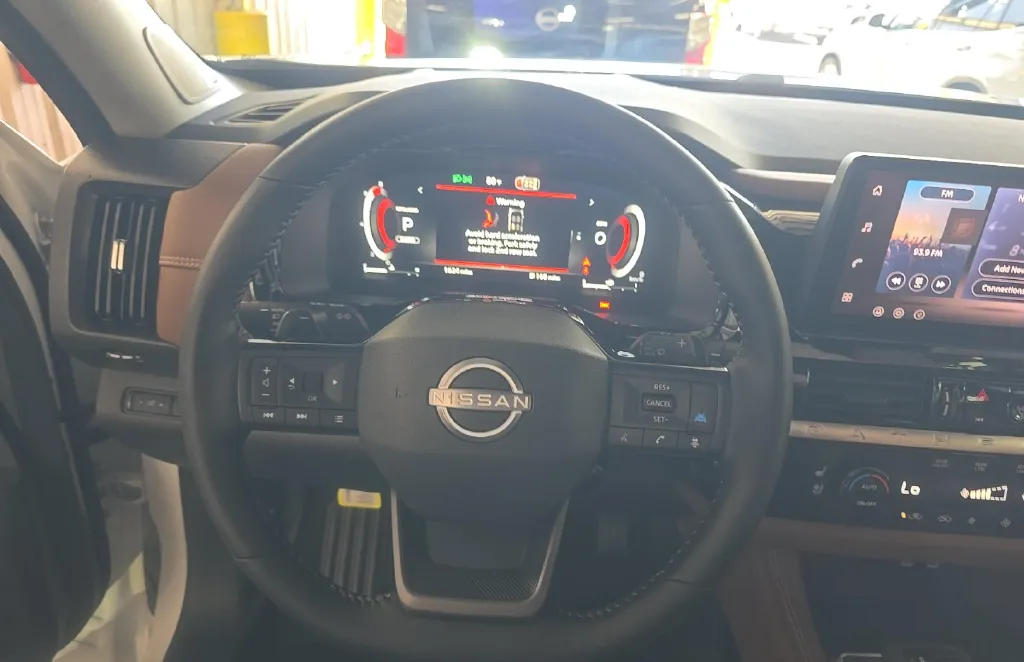 Nissan Pathfinder photo 10