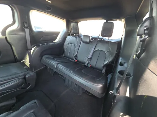 Chrysler Pacifica photo 13