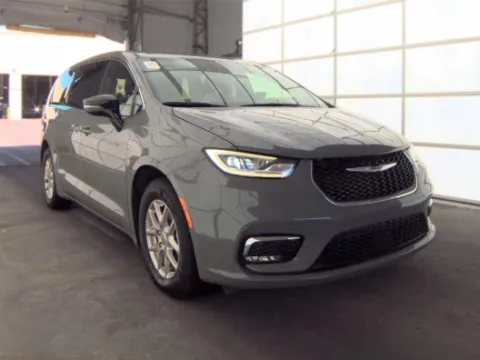More photos of 2025 Chrysler Pacifica Select at Cassill Motors, IA
