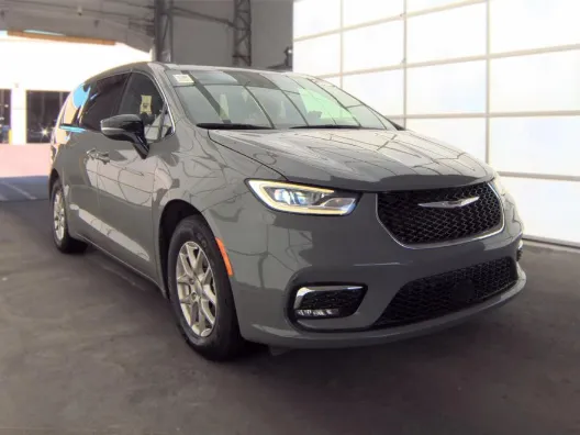 Chrysler Pacifica photo 5