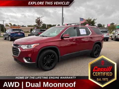 Red 2018 Chevrolet Traverse 3LT for sale in Cedar Rapids, IA