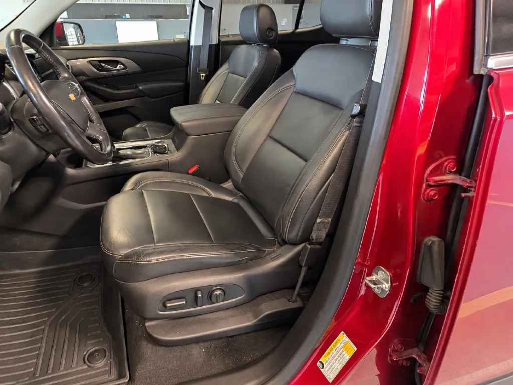 Chevrolet Traverse photo 8