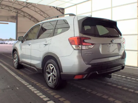 Subaru Forester photo 2