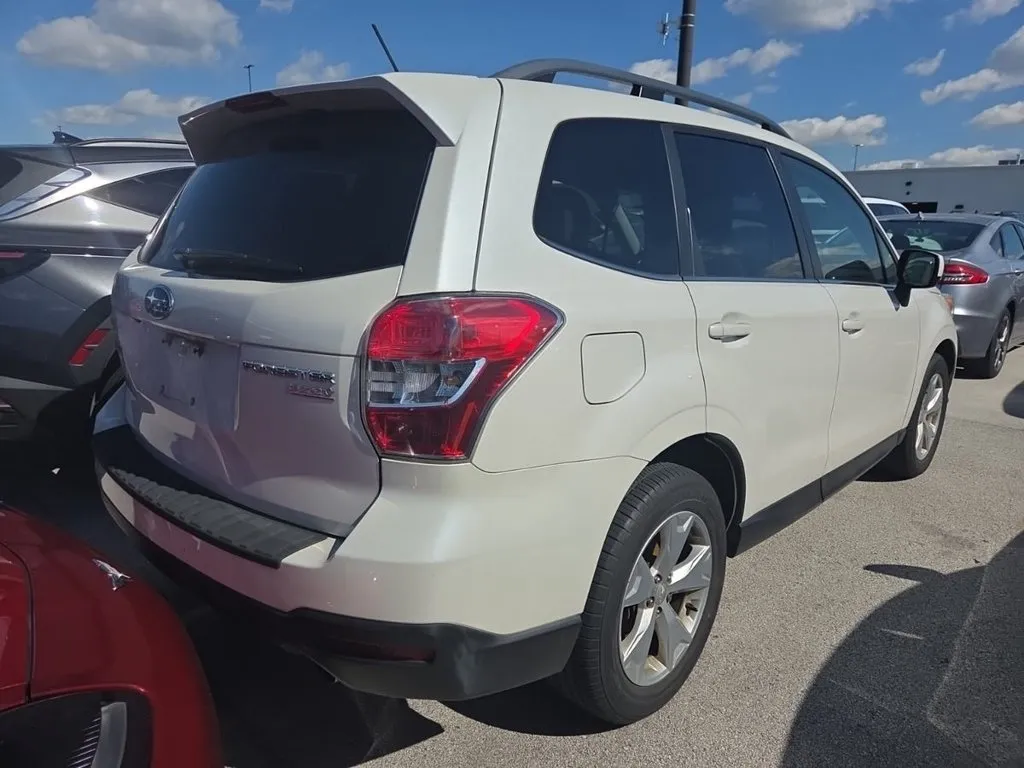 Subaru Forester photo 2