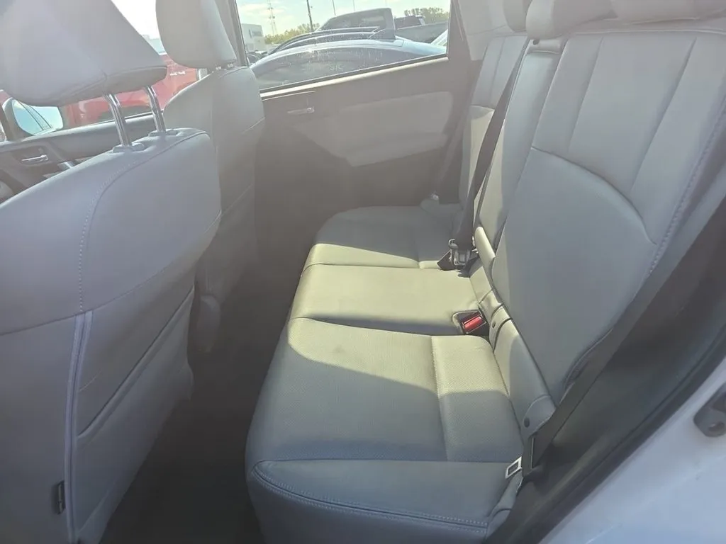 Subaru Forester photo 8