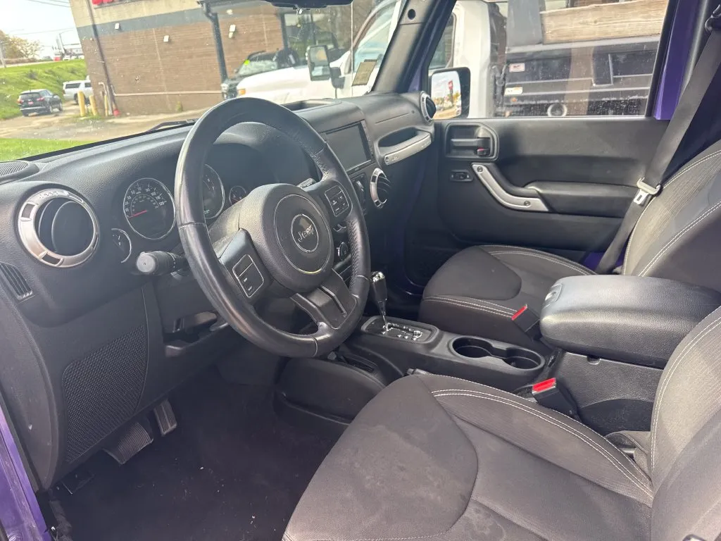 Jeep Wrangler photo 6